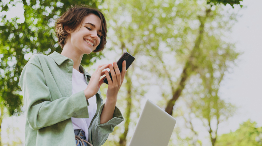 Der virtuelle Arbeitsplatz kann für mehr Flexibilität im Unternehmen sorgen. © Shutterstock, ViDI Studio