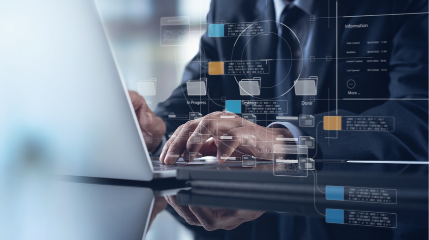 Auch nachdem ihr die Maßnahmen umgesetzt habt, solltet ihr eure IT-Systeme überwachen. © Shutterstock, TippaPatt