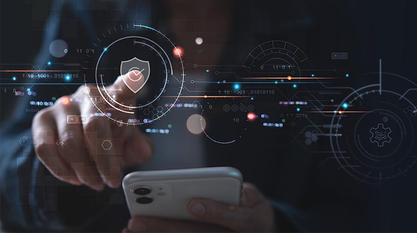 Falls ihr Opfer eines solchen Angriffs geworden seid, empfiehlt es sich, eine Anzeige zu erstatten und danach Ihr Handy zurückzusetzen. © Shutterstock, TippaPatt